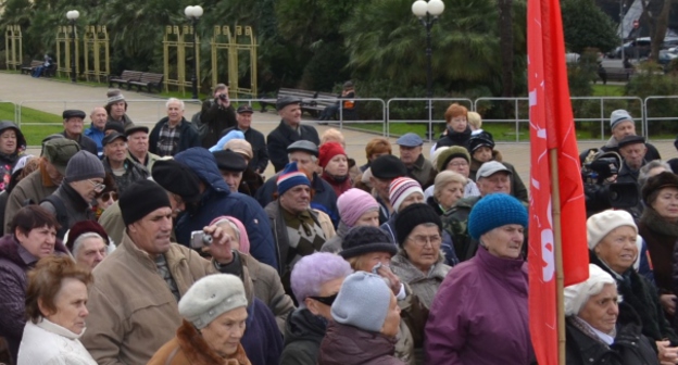 Участники митинга КПРФ в Сочи. 12 января 2015 года. Фото Светланы Кравченко для "Кавказского узла"