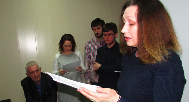 Выступление члена общественного движения «За сохранение культурного наследия» Галины Шипиловой/ Фото Вячеслава Ященко для "Кавказского узла"