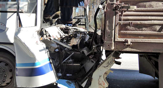 На месте ДТП. Фото http://minval.az/news/123478809