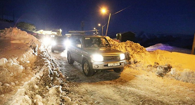 Движение на Военно-Грузинской дороге Фото: © Департамент автодорог Грузии,  http://sputnik-georgia.com/incidents/20160203/230012467.html