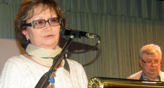 Татьяна Гантимурова во время вручении премии конкурса имени Ахмеднабиева. Москва, 29 января 2016 г. Фото Семена Чарного для "Кавказского узла"