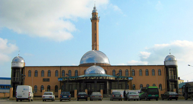 Мечеть в селе Бачи-Юрт. Фото: http://chechenia.8bb.ru/viewtopic.php?id=585
