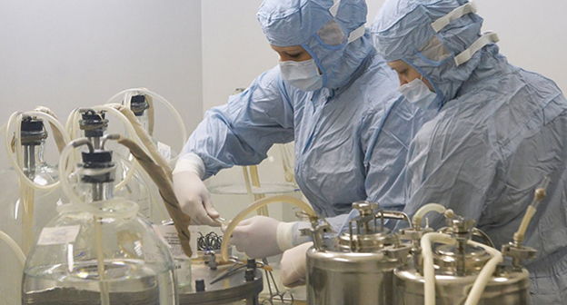 Производство вакцины против гриппа. Фото: © Sputnik/ Андрей Старостин, http://sputnik-georgia.ru/economy/20160208/230092484.html