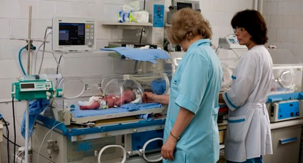 Медицинские работники в родильном отделении. Фото http://kabardin-balkar.er.ru/