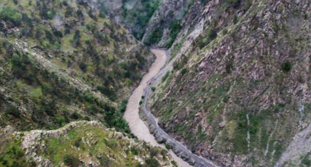 Пропасть в Цунтинском районе. Дагестан. Фото: пресс-служба ГУ МЧС РФ по Республике Дагестан