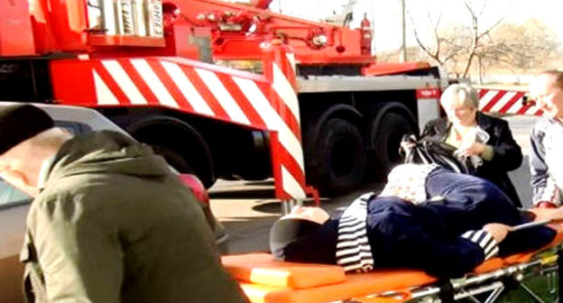 Госпитализация Инны Бленаовой во время спецоперации. Нальчик, 10 ноября 2015 г. Фото http://nac.gov.ru/