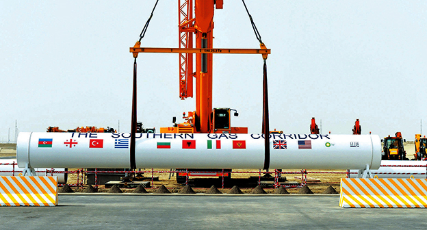 Монтаж ветки газопровода "Южный поток".  Фото: http://azertag.az/ru/xeber/899833