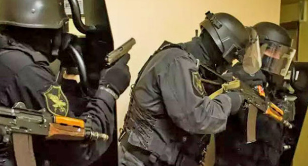 Сотрудники силовых структур. Фото http://nac.gov.ru/