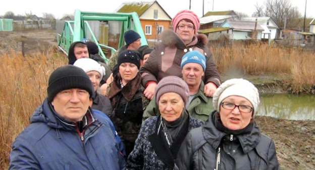 Обращение жителей села Лозное к губернатору Волгоградской области. Волгоградская область, 7 марта 2016 г. Кадр из видео пользователя Леонид М. https://www.youtube.com/watch?v=JMW_plCGYQY