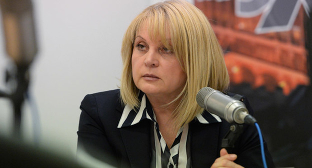 Элла Памфилова. Фото: http://vnovgorode.ru/obshchestvo/1845-ella-pamfilova-polozhitelno-otsenila-rabotu-upolnomochennogo-po-pravam-cheloveka-v-novgorodskoj-oblasti.html