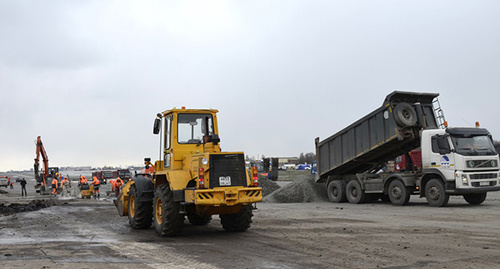 Восстановление взлетно-посадочной полосы после авиакатастрофы с дубайским "Боингом". Фото: http://rov.aero/novosti