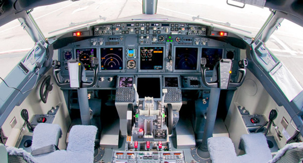 Кабина Boeing 737-800. Фото https://ru.wikipedia.org/