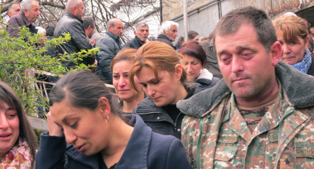 Похороны 12-летнего ребенка, погибшего 2 апреля в селе Зораван Мартунинского района Нагорного Карабаха. 4 апреля 2016 г. Фото Алвард Григорян для "Кавказского узла"