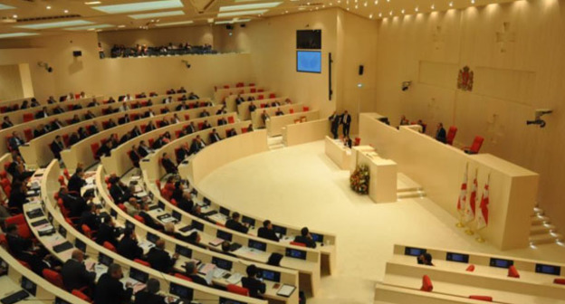Парламент Грузии. Фото: VOA https://ru.wikipedia.org