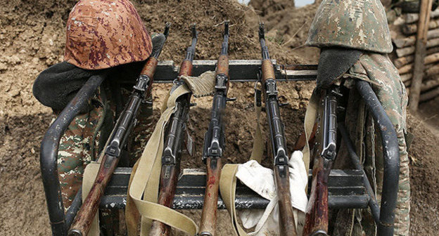 Оружие солдат армии Нагорного Карабаха. Фото: © PAN Photo / Karo Sahakyan