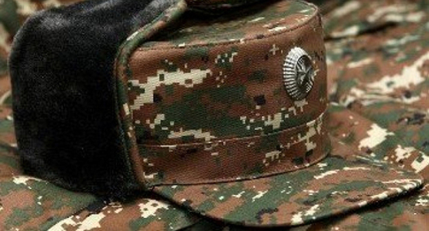 Форменная фуражка армии НКР. Фото: http://sputnikarmenia.ru/karabah/20160414/2982457.html