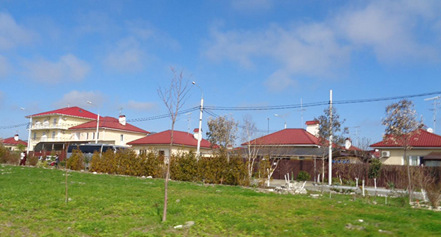 "олимпийские" коттеджи в Сочи. Фото Светланы Кравченко для "Кавказского узла" 