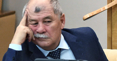 Юрий Эм. Фото http://bloknot-stavropol.ru/news/deputat-gosdumy-yuriy-em-gotov-slozhit-deputatskie-732057