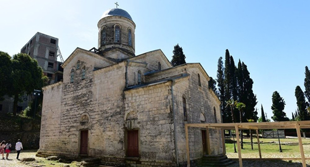 Храм Симона Кананита в Абхазии. Фото: © Sputnik. Томас Тхайцук, http://sputnik-abkhazia.ru/Abkhazia/20160420/1017993975.html