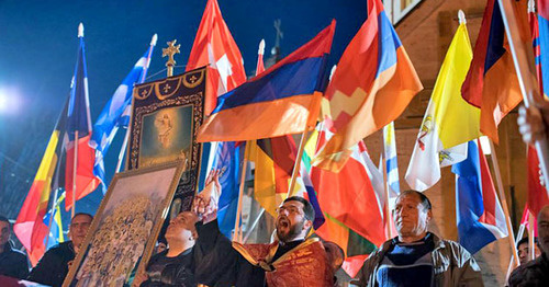 Акция памяти жертв геноцида армян в Османской империи. Волгоград, 23 апреля 2016 г. Фото предоставлено волгоградской газетой «Лусаворич»