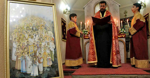 Акция памяти жертв геноцида армян в Османской империи. Волгоград, 23 апреля 2016 г. Фото предоставлено волгоградской газетой «Лусаворич»