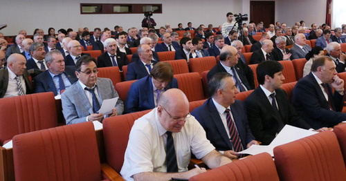Заседание парламента Дагестана. Фото www.riadagestan.ru Заседание парламента Дагестана. Фото www.riadagestan.ru