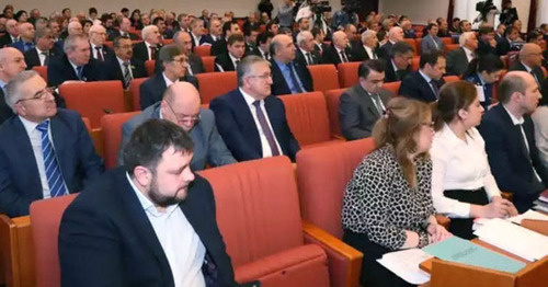 Заседание парламента Дагестана. Фото www.riadagestan.ru