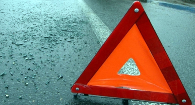 Знак аварии на дороге. Фото: http://fedpress.ru/sites/fedpress/files/nastya_141292/news/dtp_16.jpg