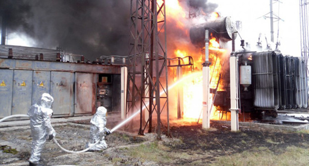 Пожар на волгоградской подстанции. Фото: http://bloknot-volgograd.ru/news/na-transformatornoy-podstantsii-volgograda-progrem-738775