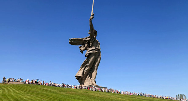 Скульптурная композиция "Родина-мать зовет!" на Мамаевой кургане в Волгограде. Фото: Oleg V. Dimitrov http://www.volfoto.ru/volgograd/mamayev_kurgan/rodina_mat/photos/3636.html