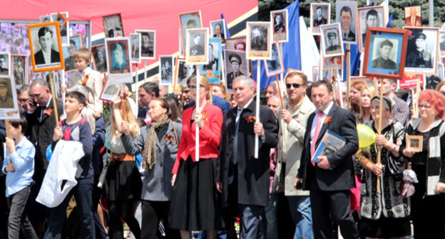 Акция "Бессмертный полк". Нальчик, 9 мая 2016 г. Фото Людмилы Маратовой для "Кавказского узла"