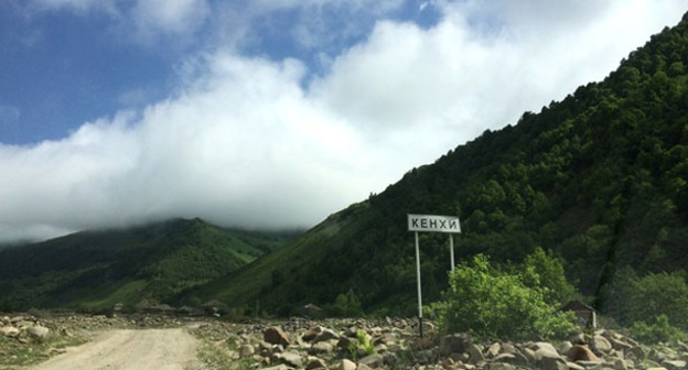 Въезд в село Кенхи. Шаройский район Чечни. Фото http://chechnyatoday.com/content/view/290922