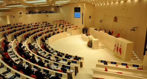 Парламент Грузии. Фото: VOA https://ru.wikipedia.org