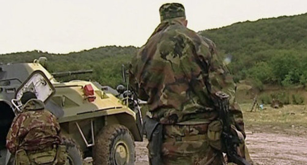 Силовики в ходе боестолкновения в Дагестане. Фото: http://www.riadagestan.ru/news/kriminal/dvoe_boevikov_likvidirovany_v_khode_boestolknoveniya_v_dagestane_istochnik/