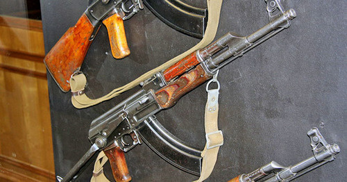 Автомат Калашникова. Фото: Vitaly V. Kuzmin https://ru.wikipedia.org/