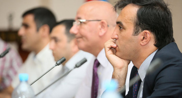 Заседание общественного объединения "Платформа гражданского общества". 28 июня 2016 г. Фото http://www.contact.az/docs/2016/Politics/062800160418ru.htm#.V4UNPvmLTbg