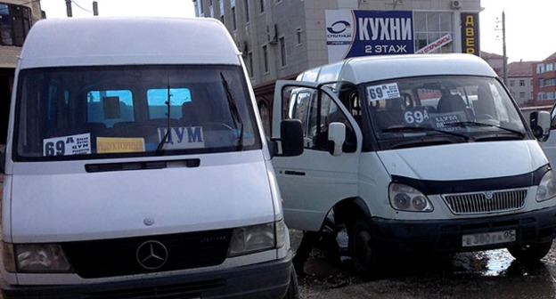 Маршрутные такси в Махачкале. Фото: www.riadagestan.ru