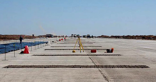 Взлетно-посадочная полоса в Моздоке. Фото http://okp.mil.ru/