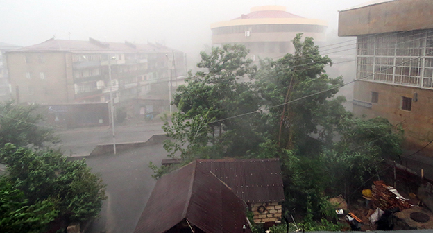 Ураган в Степанакарте. Фото Алвард Григорян для "Кавказского узла"