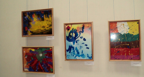 Работы выставки  «Если я умею летать» в Нальчике. Фото Луизы Оразаевой для «Кавказского узла»