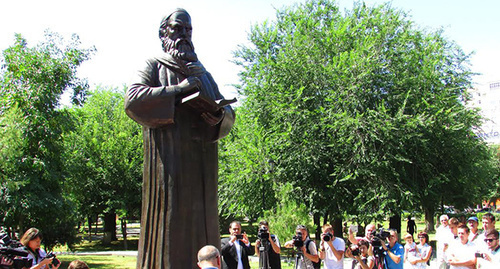 памятника персидскому поэту и ученому Омару Хайяму Фото Вячеслава Ященко для "Кавказского узла" памятника персидскому поэту и ученому Омару Хайяму Фото Вячеслава Ященко для "Кавказского узла"