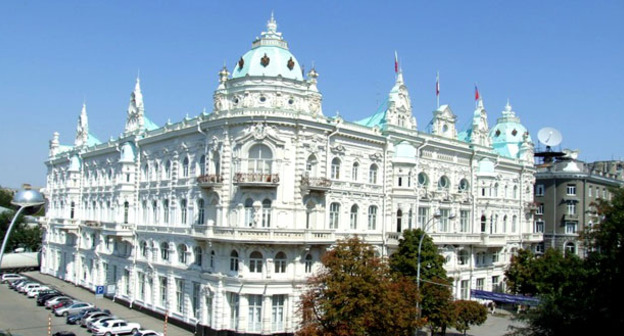 Администрация Ростова-на-Дону. Фото http://srostova.ru/rostov-na-donu/state/gov/862-administraciya-rostova-na-donu-i-rostovskaya-gorodskaya-duma.html