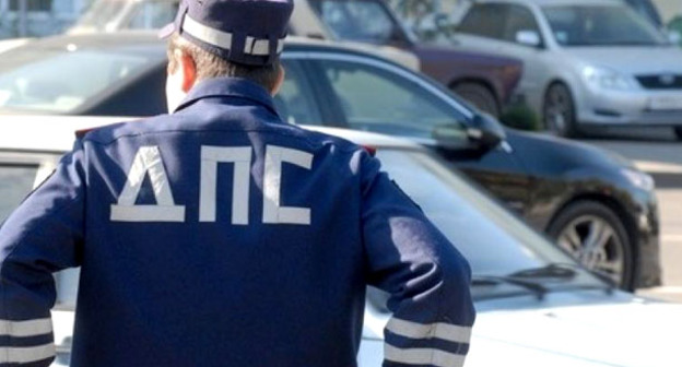 Сотрудник ДПС. Фото: Иван Журавлев / Югополис