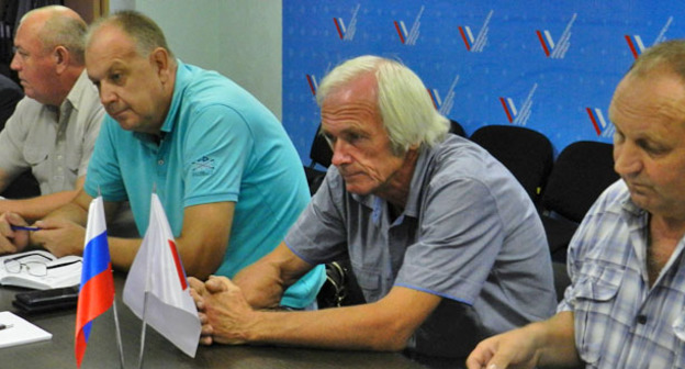Заседание ОНФ по вопросу озеленения Волгограда. 17 августа 2016 г. Фото Татьяны Филимоновой для "Кавказского узла"