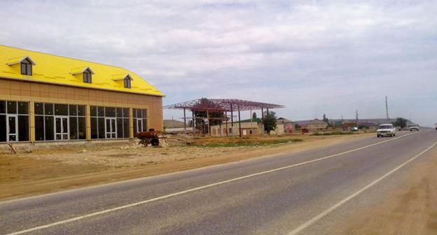 Дорога Первомайск - Сергокала в Каякентском районе. Дагестан. Фото: Магарам Алиев http://odnoselchane.ru/