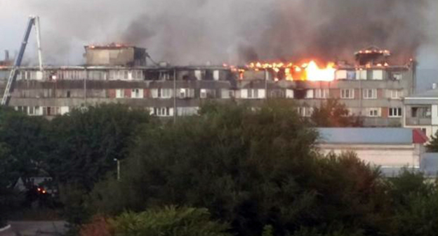 Пожар в Ессентуках. Фото: http://bloknot-stavropol.ru/news/prichinoy-pozhara-v-essentukakh-mogla-stat-nepogash-774940