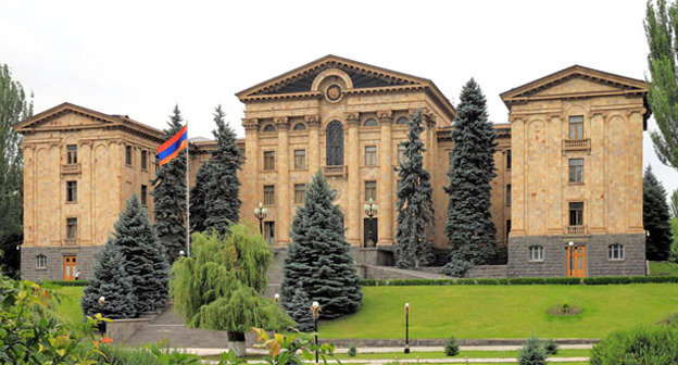 Здание Национального собрания Армении. Фото: Wikipedia/Marcin Konser/Wikimedia Commons