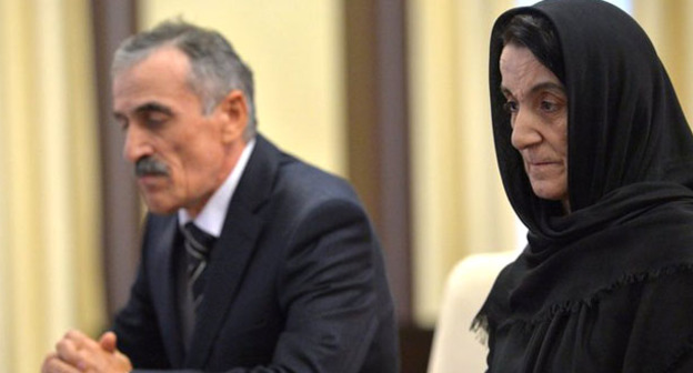 Родители Миагомеда Нурбагандова во время встречи с Путиным. 21 сентября 2016 г. Фото http://kremlin.ru/events/president/news/52933