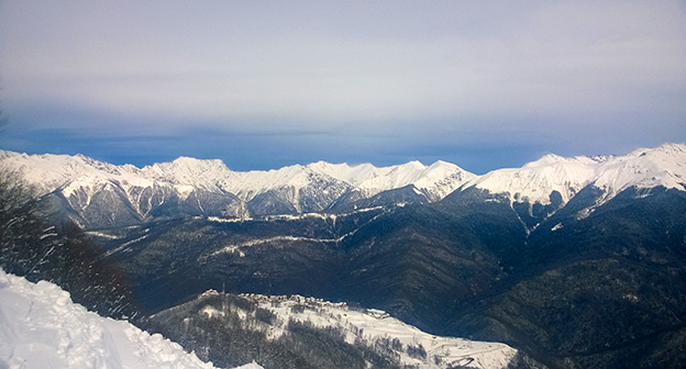 Вид на Большой кавказкий хребет. Сочи. Фото Владимира Козлова для "Кавказского узла"