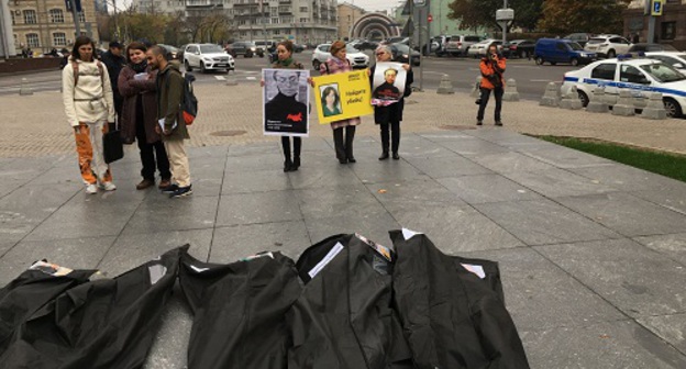 Акция памяти Анны Политковской на Лермонтовской площади в Москве, 7 октября 2016 г. Фото: Анна Кирей
